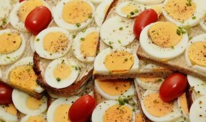 Manfaat Konsumsi Telur Rebus Setiap Pagi, Kaya Akan Nutrisi Manfaat Konsumsi Telur Rebus Setiap Pagi, Kaya Akan Nutrisi