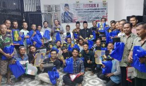 Reses Budi Pryitno Anggota DPRD Kota Lubuklinggau Dapil III Kecamatan Lubuklinggau Selatan I dan II, Budi Prayitno foto bersama masyarakat usai Reses I Perorangan tahun 2023, Minggu 31 Maret 2024.