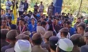 Mahasiswa Gelar Unjuk Rasa Kritik 100 Hari Kerja Wali Kota dan Wakil Wali Kota Lubuklinggau Mahasiswa Gelar Unjuk Rasa Kritik 100 Hari Kerja Wali Kota dan Wakil Wali Kota Lubuklinggau