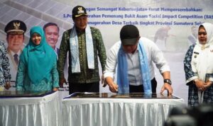 Gubernur Herman Deru Resmikan PLTS Irigasi di Muara Enim